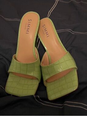 SIMMI London Lime Green Croc-Embossed Slide Mules